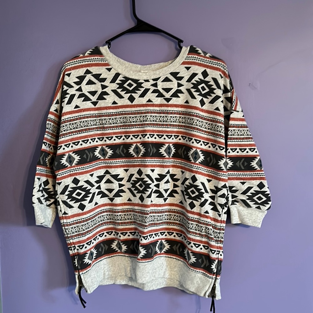 Forever 21 three-quarter Sweatshirt Shirt